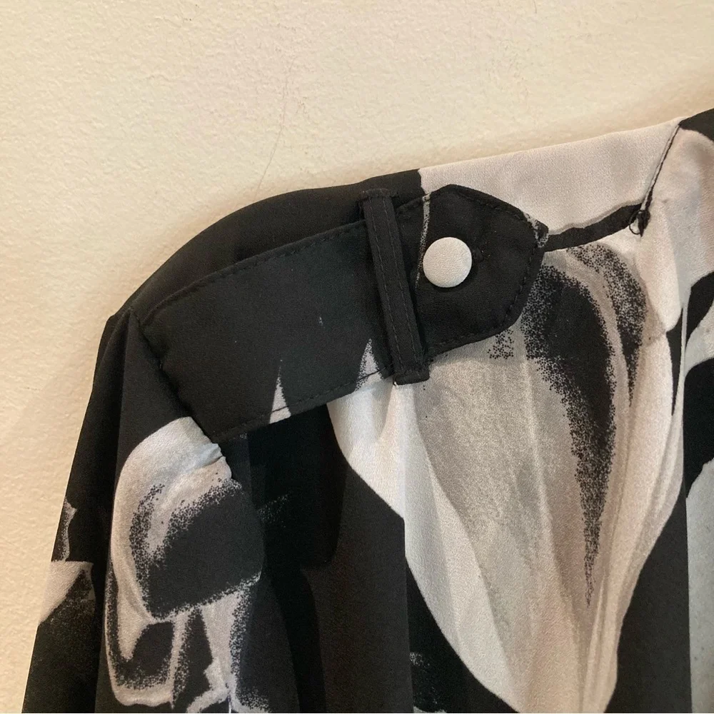 LE CHATEAU Sz L Black White Cascade Belted Unlined Slinky Flowy Overcoat Kimono - Picture 11 of 13